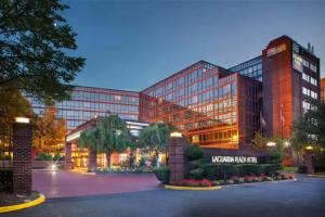 DoubleTree by Hilton New York LaGuardia Airport, Queens