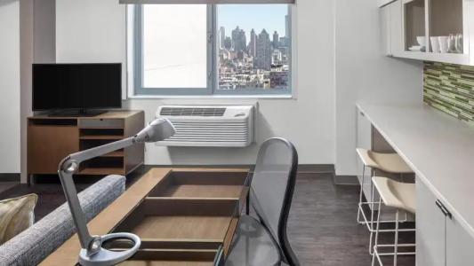 Element New York Times Square West - 57