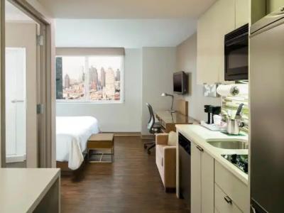 Element New York Times Square West - 59