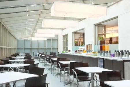 Element New York Times Square West - 18