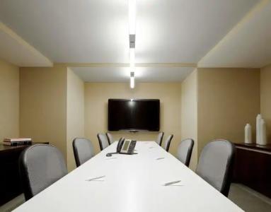 Element New York Times Square West - 17