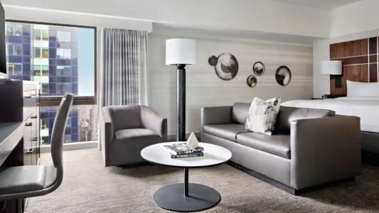 New York Marriott Marquis - 41