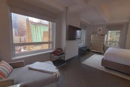 Edison Times Square - 104