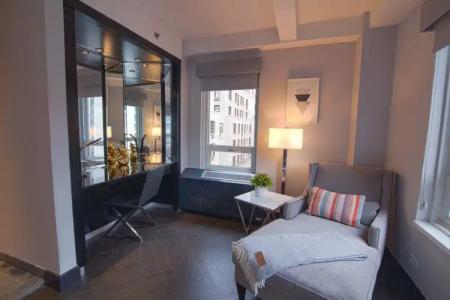 Edison Times Square - 107