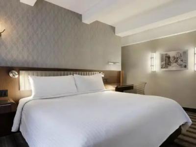 Edison Times Square - 47