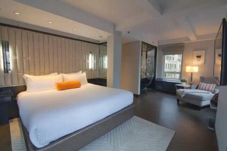 Edison Times Square - 103