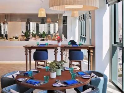 Mercure Dubai Gold District - 9