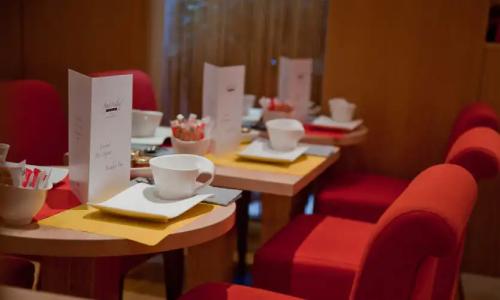 Westside Arc de Triomphe - 17