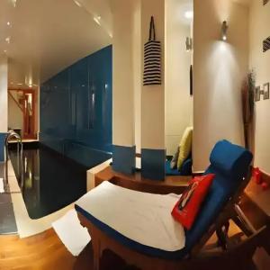 Westside Arc de Triomphe - 11