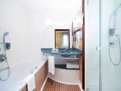 Novotel Suites Paris Montreuil Vincennes - 6