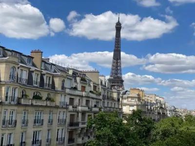 Le Cercle Tour Eiffel - 32