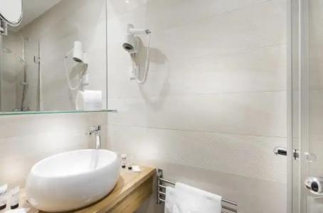 Hôtel International - 52