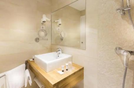 Hôtel International - 83