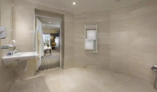 Hôtel International - 85