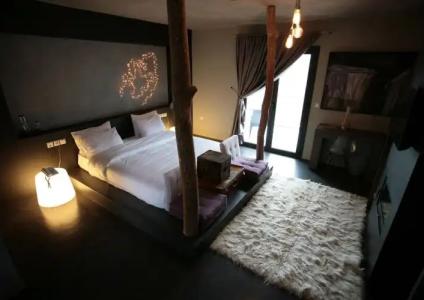 Oniropetra Boutique - 79