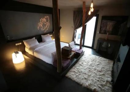 Oniropetra Boutique - 76