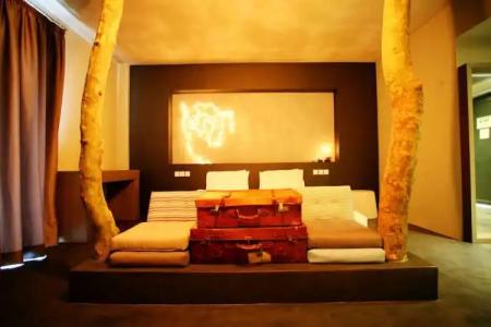 Oniropetra Boutique - 80