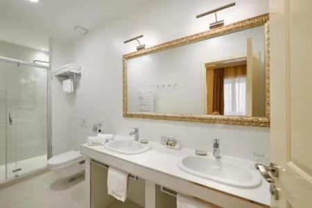 Piazza Heritage - 78