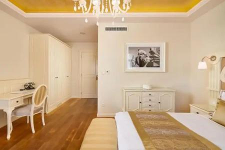 Piazza Heritage - 100