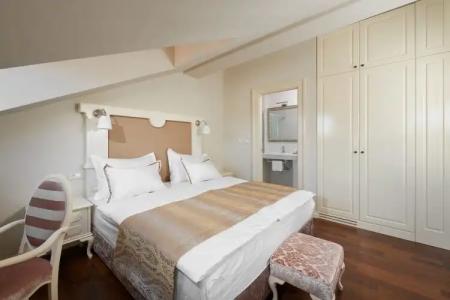 Piazza Heritage - 105