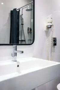 Hôtel Montparnasse Saint Germain - 121