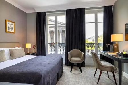 Madeleine Plaza - 11