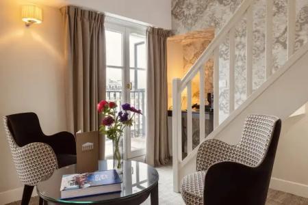 Madeleine Plaza - 19