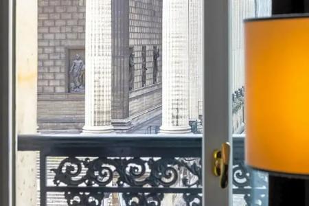 Madeleine Plaza - 12