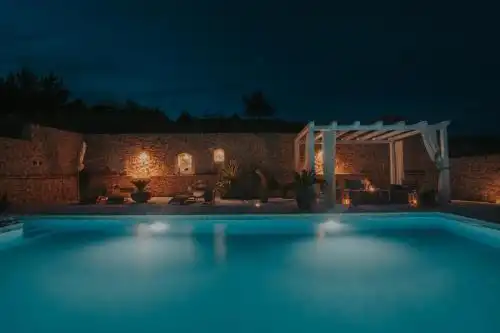 The Residence - 5