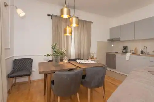 The Residence - 10