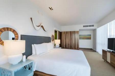 Hyatt Centric Waikiki Beach - 50