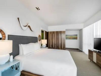 Hyatt Centric Waikiki Beach - 44