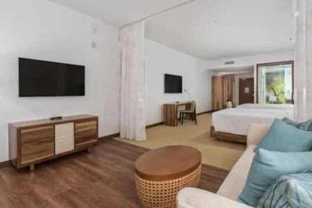 Hyatt Centric Waikiki Beach - 64