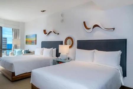 Hyatt Centric Waikiki Beach - 32