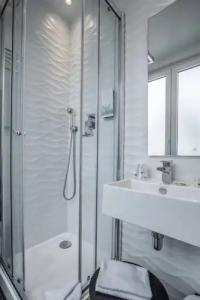 Prince Albert Wagram - 28