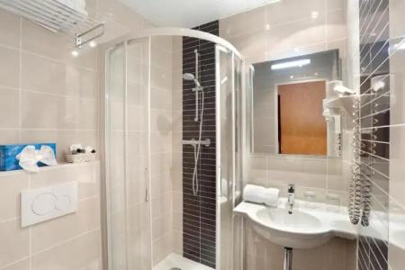 The Originals Paris Paix République - 69