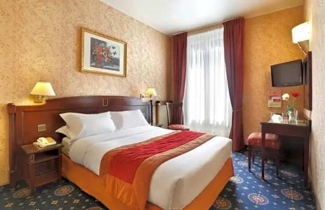 The Originals Paris Paix République - 64