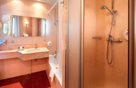 The Originals Paris Paix République - 77