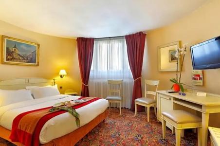 The Originals Paris Paix République - 51