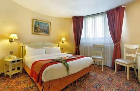 The Originals Paris Paix République - 38