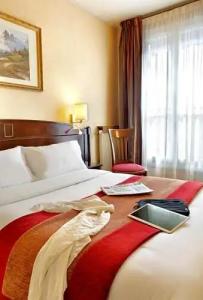 The Originals Paris Paix République - 57