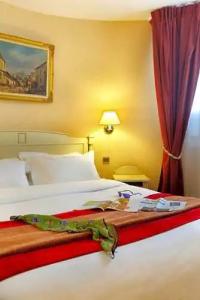 The Originals Paris Paix République - 32