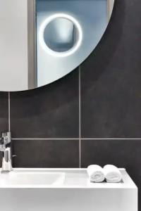 Le Méridien Paris Arc De Triomphe - 65