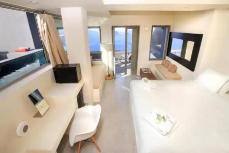 West East Suites - 108