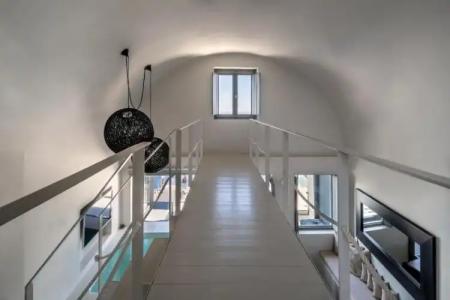 West East Suites - 132