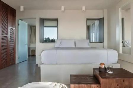 West East Suites - 85