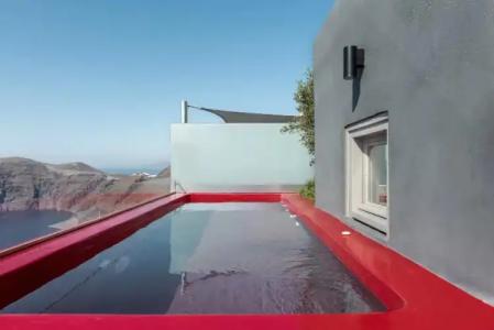 West East Suites - 90