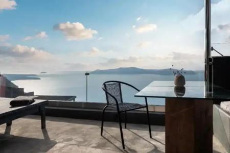 West East Suites - 104