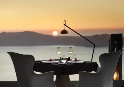 West East Suites - 35