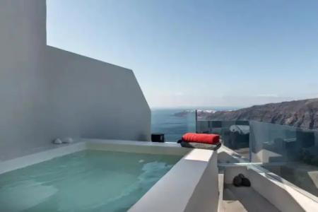 West East Suites - 92